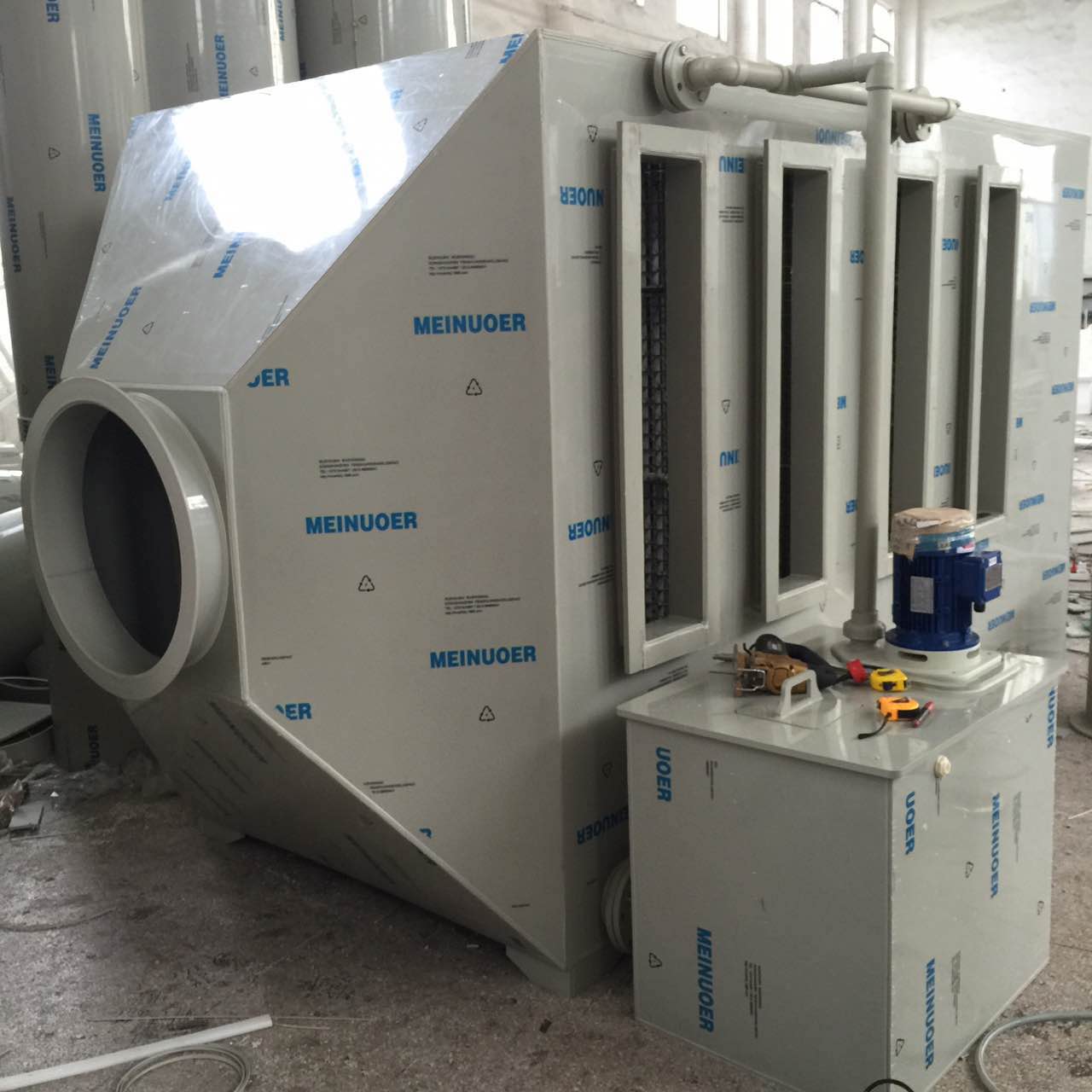 臥式噴淋塔生產廠家——選擇環保設備的關鍵